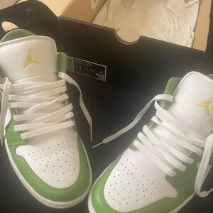 Jordan 1 Low SE Green and White Athletic Shoes